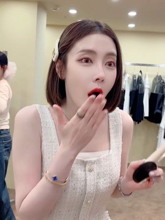 一支#BB霜 搞定底妆 遮瑕水光同时定妆 不容易氧化卡粉暗沉 配试用装运费险不合适可以退!#美妆好物分享
