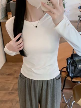 #秋冬穿搭 #单穿内搭都好看 #正肩t恤 #打底衫 #休闲减龄穿搭
