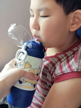 #小茶日记 三用保温杯和高铁好适配啊~500毫升大容量,吸管直饮和大杯盖三用,自带提手颜值高又方便#高颜值保温杯 #小茶日记保温杯 #保温杯