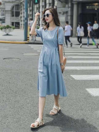 小清新蓝色赫本纯棉连衣裙女,2024新款夏季温柔收腰气质裙子#赫本风 #连衣裙 #服装博主眼里没有丑衣服 #夏季干净风穿搭 #夏日不重样的教师通勤穿搭