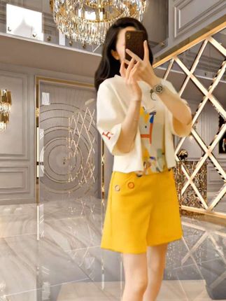 #创作灵感 #夏季穿搭 #休闲减龄两件套@DOU+上热门