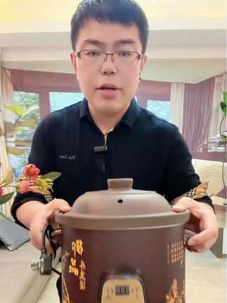 紫砂电炖锅, 紫砂内胆环绕立体加热,受热更均匀,锁住营养不流失,一键预约,自动烹饪,自动保温省时省心,安全健康!#砂锅 #电砂锅 #炖锅 #电炖锅