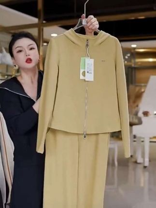 依凡芙2025年秋季新款莫代尔丝滑休闲套装#高级感穿搭 #休闲套装 #轻奢女装 #春秋新款