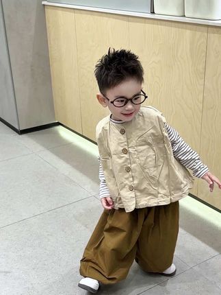 怎么会不幸福呢 就是这个小人 填满了我的生活缝隙 让我杂乱的心再童真一次 幸福也变的这么简单 #宝妈共鸣 #男生秋日有效穿搭 #早秋穿搭公式来了 #男宝穿搭 #早秋不费力显贵穿搭
