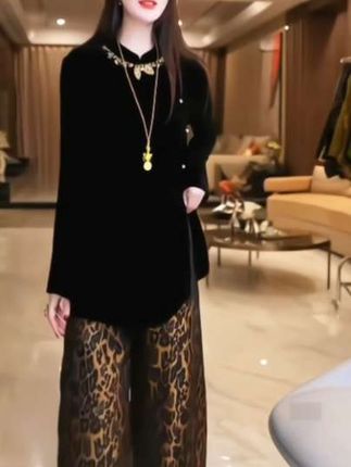 时尚洋气裤套装女2025秋季新款设计感下摆开叉百搭上衣+豹纹裤子#时尚套装#两件套 #时髦穿搭 #高级感穿搭 #轻奢女装 @DOU+小助手