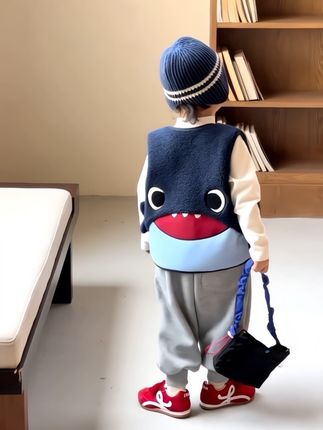 秋冬早晚温差大 当妈的都懂 这种马甲是有多实穿#高品质童装 #每日推荐 #儿童秋冬穿搭 #萌娃秋冬穿搭