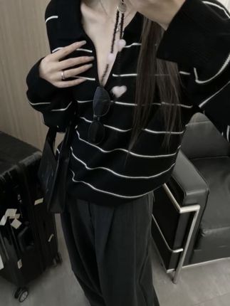 老钱风穿搭条纹针织衫女早秋韩系chic别致长袖上衣宽松慵懒polo衫#松弛感穿搭 #简约穿搭 #简约大气 #休闲舒适 #穿搭搭配
