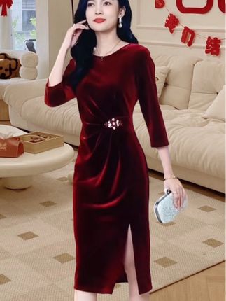 酒红丝绒连衣裙女长袖2025春秋新款高端大牌气质回门敬酒服包臀裙#优雅气质 #婚庆礼服 #宴会大气连衣裙 #婚礼妈妈礼服 #有运费险放心下单