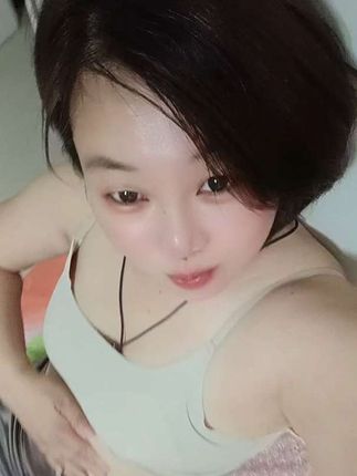 大半夜睡不着,又失眠了,那就看天花板,看看有没有帅哥出来#记录我的生活