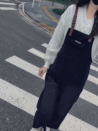 “这么漂亮的年纪 为什么不让自己快乐 人生何其短 要笑得格外甜。” #穿搭 #今天穿什么 #梨形身材穿搭 #显瘦穿搭 #显瘦显高显腿长