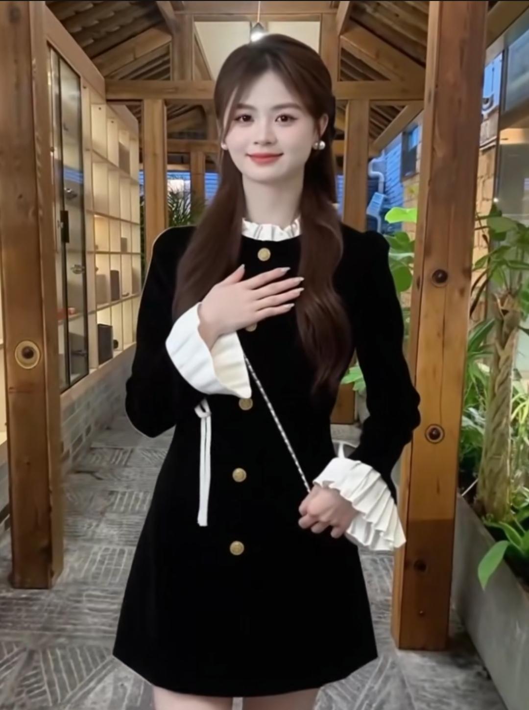 生活就是这样,别人看的是结果,而自己撑的是整个过程。#甜美穿搭 #优雅气质 #时尚气质穿搭 #秋款连衣裙