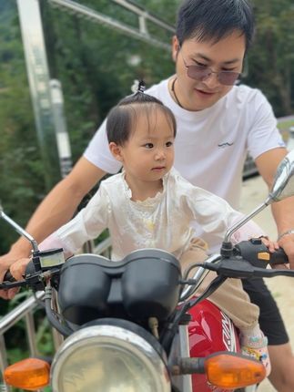 圈子小,事少,陪你,真好