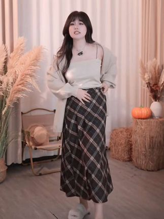 美拉德高级感毛衣开衫吊带配格子半身裙三件套 #大码穿搭 #大码女装 #显高显瘦穿搭 #穿搭不重样 #梨形身材穿搭 y
