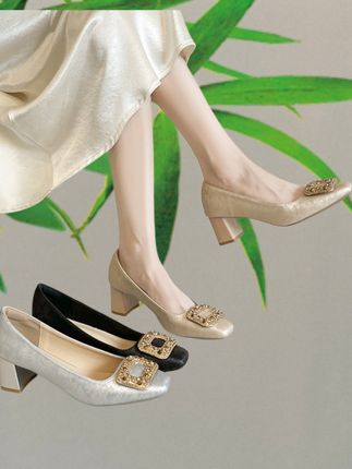 2025春秋季百搭新中式国风复古粗跟单鞋女方扣水钻低跟法式高跟鞋#女鞋穿搭 #优雅气质 #美鞋穿搭 #时尚高跟鞋 #百搭女鞋