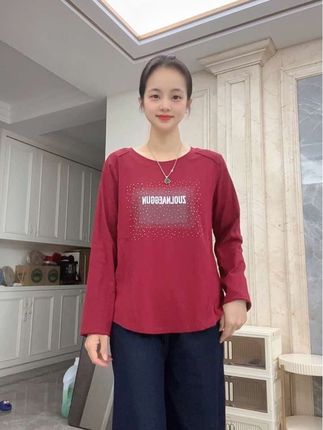 捡漏了!很适合微胖姐妹的长袖上衣,穿起来又显瘦又好看,关键版型质量特别好,100~200斤真的可以安排上#面料柔软舒适#超便宜超划算#谁穿谁好看系列#不挑年龄不挑身材