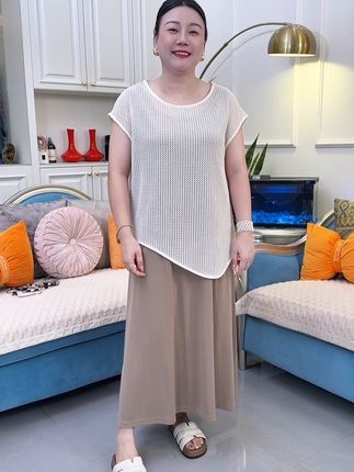 姐妹们这款两件套也太漂亮了吧!很温柔的气质风格,上身之后真的巨显瘦,非常适合梨形、苹果型身材的姐妹#显瘦穿搭 #遮肉显瘦 #大码女装 #遮肚子藏肉