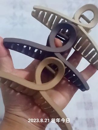 #好物推荐#抓夹 #头饰发饰 #鲨鱼抓夹 #简约时尚 @DOU+小助手 @巨量千川