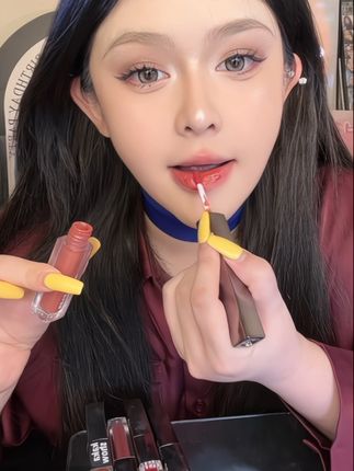 不懂双头唇釉的真的有难了!持久不沾杯好喜欢…#口红试色 #不沾杯不掉色 #神仙唇釉 #嘟嘟唇 #显白口红