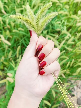 #指甲花粉染指甲 想要染的红,记住不要把花泥晾干啦,靠保湿上色的哦,一定要包紧保湿,包起来保湿时间越长颜色越红哦#指甲花粉