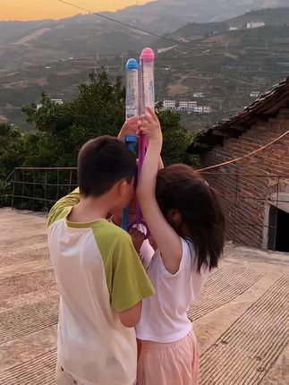 夏天孩子喜欢玩水就给他安排一个这样的烟花水枪#水枪 #烟花水枪 #清凉一夏 #夏天的味道