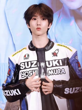 外貌check满分选手..#朴志晟 #jisung #nctdream #西珍妮 机车小叽这个萌ㅠㅠ#做梦素材 好适合的签售造型