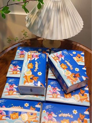用纸大户真的太爱了#清风 大品牌和#wigglewiggle 的联名款纸张又大又厚实,质量真的特别好,用了好多次了真的可以薅#加厚抽纸 #大包抽纸 #超便宜超划算