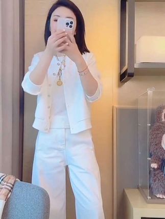 #美出高级感 #穿搭 #显瘦穿搭 #谁穿谁好看 #洋气减龄