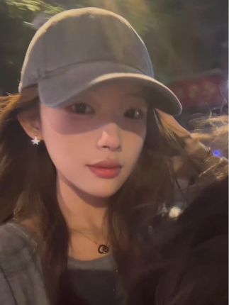 我是恨你的 但看到你那张脸 我就想妥协 我的时间 我的付出 都映照在你身上#hime黑不溜秋#iwawa贴贴粉底液