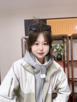 为什么呢#冲锋衣 #户外服装 #潮牌男女同款 #秋冬穿搭 @DOU+小助手