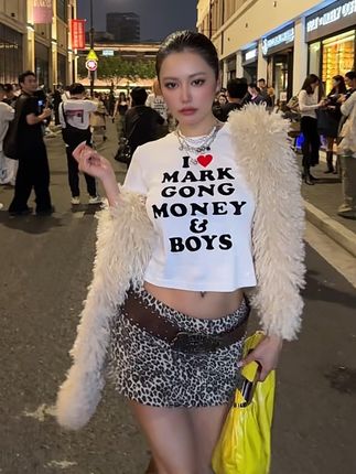 #街拍 #辣妹穿搭 #轻欧美 #小麦色