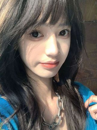 #张予曦毕雯珺真拍了红裙抱 #张予曦的定妆魔法 #深情眼 #毕雯珺 #张予曦毕雯珺