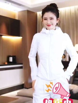 #女神穿搭 #新款加棉连帽短外套#修身显瘦不臃肿#高端大气 #最美穿搭