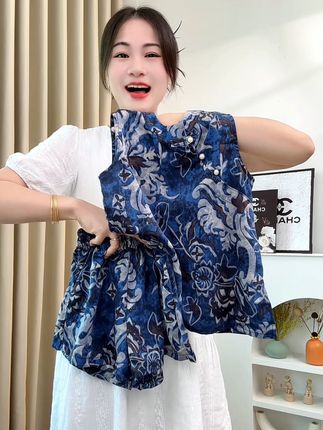 女童青花瓷套装!2025新款无袖两件套,6-12岁穿超洋气~ 2025新款女童青花瓷套装来啦!无袖设计清爽过夏,两件套穿脱方便。6-12岁女宝穿,青花元素又仙又有韵味,日常出门、游玩都合适~#女童套装 #中大童搭配 #生女儿就是用来打扮的 #出游穿搭 #夏季穿搭