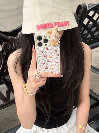 碎花上有只毛绒绒哒兔兔🐰好朋友送我!! #手机壳 #这个手机壳真的长在我心巴上了 #少女心爆棚 #爱了爱了 #女孩子花点钱怎么啦