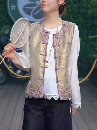 风起云涌的是人生,波澜不惊的是心情。 #通勤穿搭万能配色公式#秋季日常实用穿搭思路分享 #晒晒我的秋日穿搭 #秋冬都市硬核穿搭 #秋冬穿搭大揭秘