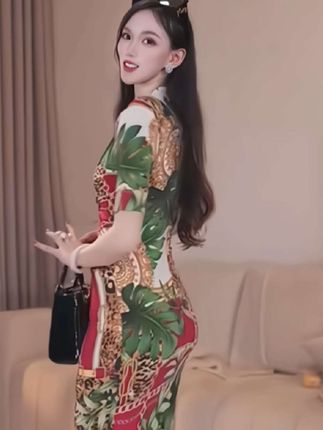 #轻奢女装 #显瘦连衣裙 #气质仙女裙穿搭 #优雅气质 #谁穿谁好看