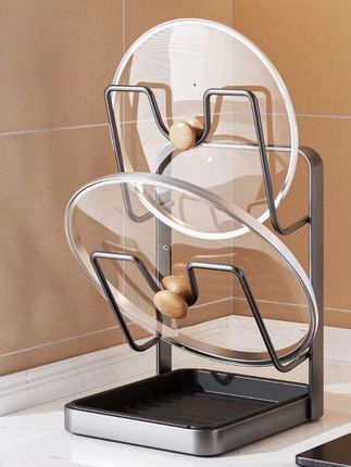 厨房一定要安排一个这样的锅盖架,大小锅盖都能放,下层还能收纳汤勺、锅铲、筷子,自带沥水盘,污水不沾台面,冲一冲就干净。加宽底座超稳当,拿取顺手,告别做饭乱糟糟!#厨房好物 #锅盖架 #锅盖置物架