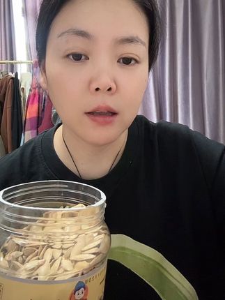 一个粉丝他说他一个星期吃两桶,拍两桶划算!超级好吃!#这个真的太好吃了 #太好吃了 #这也太好吃了 #强烈推荐 #真好吃