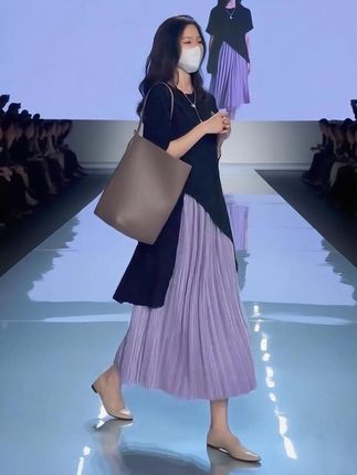 高级感时尚半身裙两件套 #创作灵感 高级感时尚半身裙套装#通勤搭配 #出游穿搭 #高级感穿搭 #气质女神穿搭