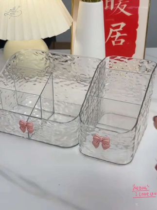 桌面整齐了,心情也变好啦,不想要乱糟糟的桌面就要看看这个桌面收纳盒啦!分格设计,一物一格,拿取也方便#收纳盒 #桌面收纳盒 #化妆品收纳盒