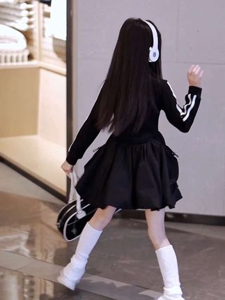 #女童连衣裙秋季新款儿童简约休闲长袖连衣裙小女孩秋装小黑裙#休闲穿搭 #生女儿就要这样穿 #女童穿搭 #连衣裙