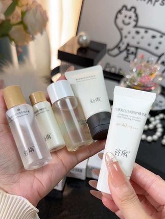假期有出门计划 的姐妹!赶紧来薅这款#谷雨 五件套的大羊毛!小小一个携带也方便#谷雨光感水