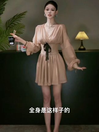 法式V领显瘦连衣裙#连衣裙穿搭 #连衣裙的正确打开方式 #穿搭分享 #穿搭日记 #穿搭是为了取悦自己