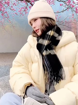 #在时装周看见东方美 #短款羽绒服#冬季穿搭#时尚穿搭#慵懒风穿搭