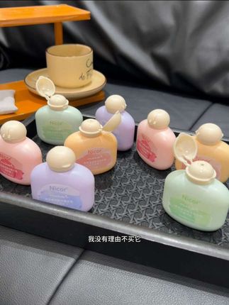 嘻嘻😁就喜欢大牌破价捡大漏!!#Nicor 品牌#护手霜 都那么卷了,还买啥杂牌呀?刷到还有库存的姐妹,赶紧囤!!#护手霜推荐 #女生必备 #便携护手霜