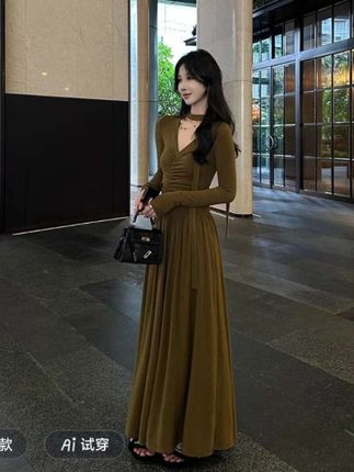 法式收腰设计感褶皱飘带内搭连衣裙女秋季V领修身a字气质长裙#内搭#连衣裙#打底连衣裙#秋季连衣裙