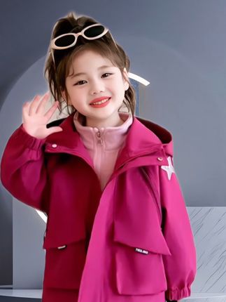 #女童时尚穿搭#女童衣外套 #女童连帽外套 #女童穿搭 #出游穿搭