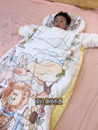 冬天有了它~大人小孩都能睡个好觉!卡伴的品质没得挑,年年我都在买!孩子盖着不压身很柔软#睡袋 #防踢被 #卡伴防踢被