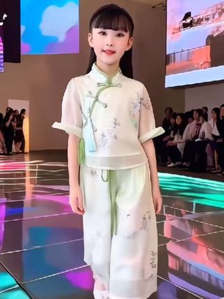 #女童汉服 #生女儿就是用来打扮的 #童装汉服 #国风新时尚