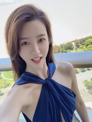 ~ #正能量照片 #长发小姐姐最美 #阳光积极女孩 #女孩子是最可爱的生物 #正能量
